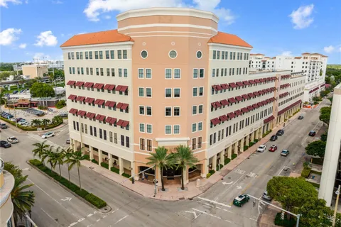 6705 Red Rd # 416, Coral Gables FL 33143