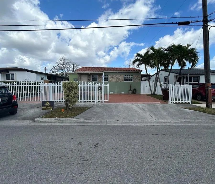 971 E 45th St, Hialeah FL 33013