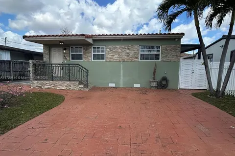 971 E 45th St, Hialeah FL 33013