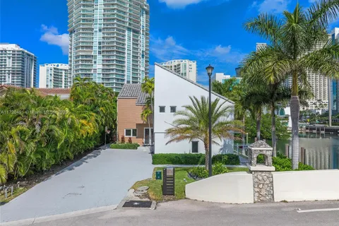 201 Atlantic Ave, Sunny Isles Beach FL 33160