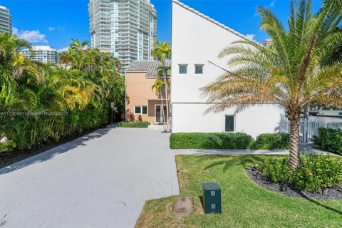 201 Atlantic Ave, Sunny Isles Beach FL 33160