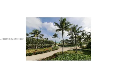 10185 Collins Ave # 915, Bal Harbour FL 33154