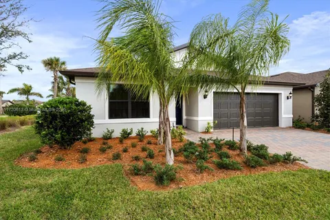 5280 Jasper Sq, Vero Beach FL 32967