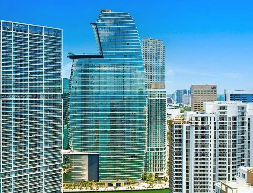 300 Biscayne Blvd Way # 2804, Miami FL 33131