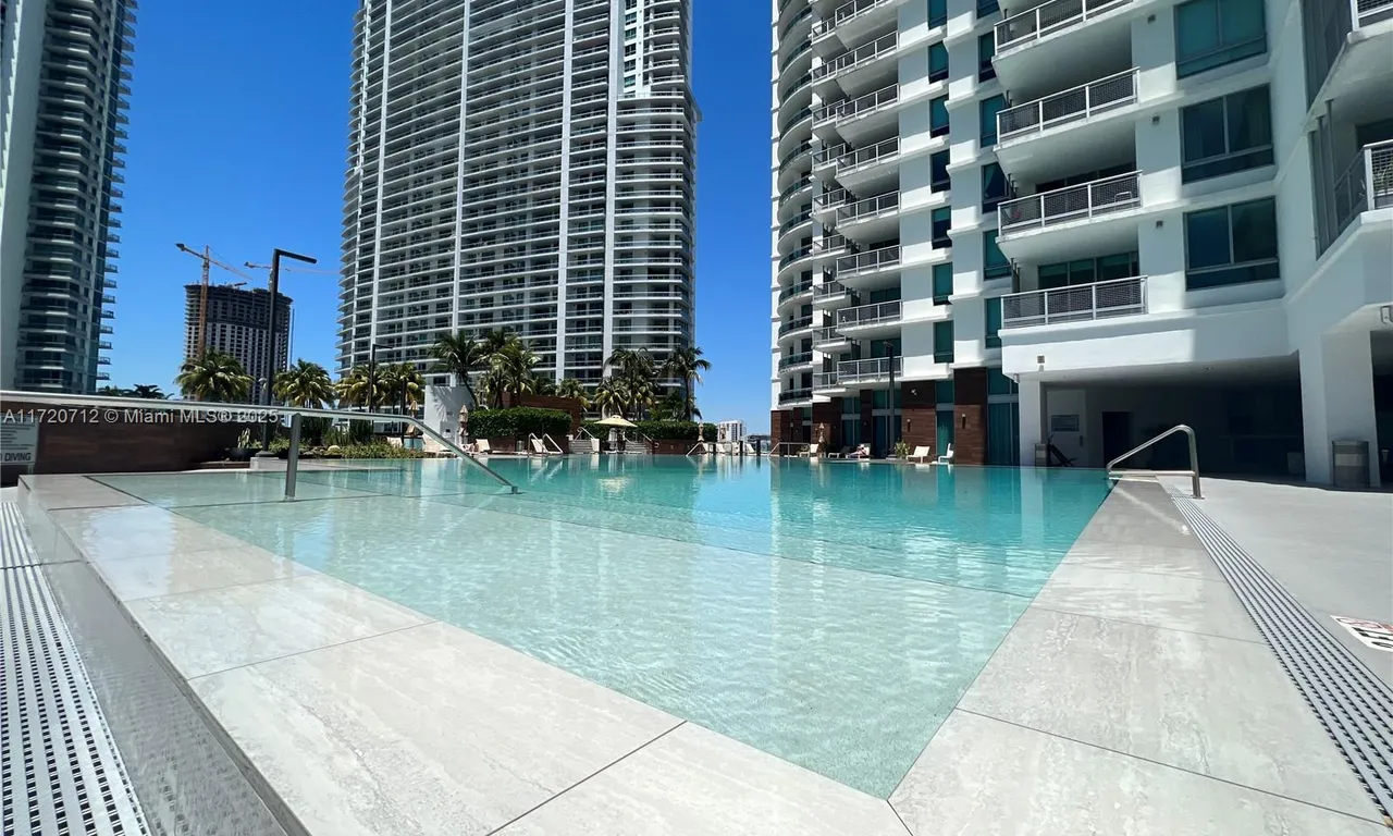 350 S Miami Ave # 3013, Miami FL 33130