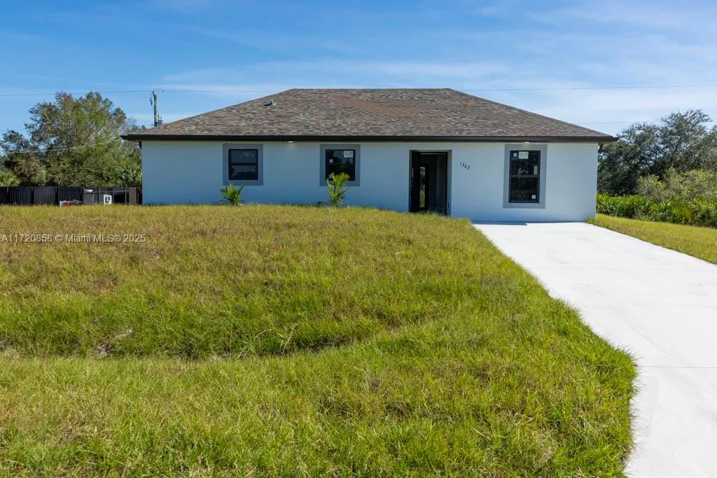 1302 Hibiscus Ave, Cape Coral FL 33972