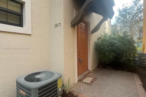 12671 NW 32nd Pl, Sunrise FL 33323