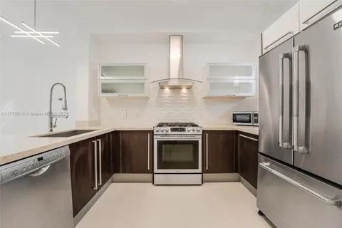 928 Pennsylvania Ave # 5, Miami Beach FL 33139