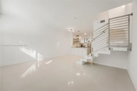 928 Pennsylvania Ave # 5, Miami Beach FL 33139