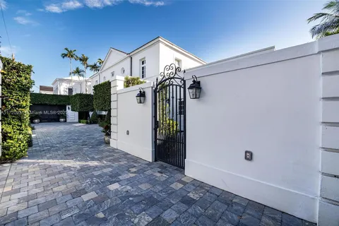 1033 Hardee Rd, Coral Gables FL 33146