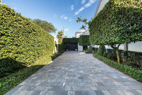 1033 Hardee Rd, Coral Gables FL 33146