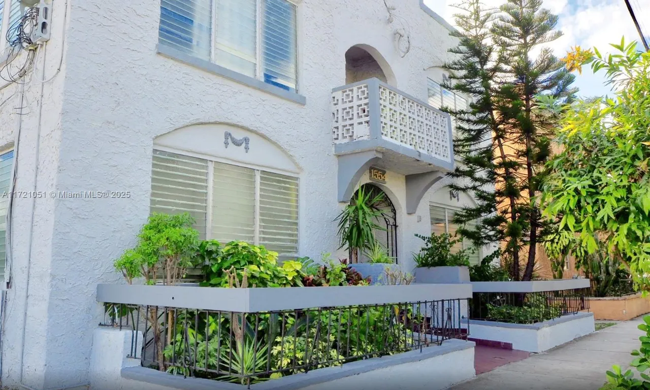 1554 SW 5th St, Miami FL 33135