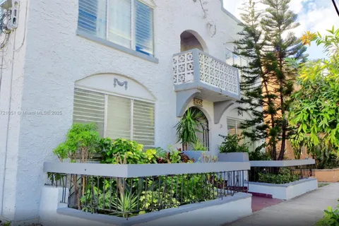 1554 SW 5th St, Miami FL 33135
