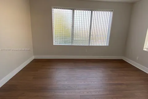 1554 SW 5th St, Miami FL 33135