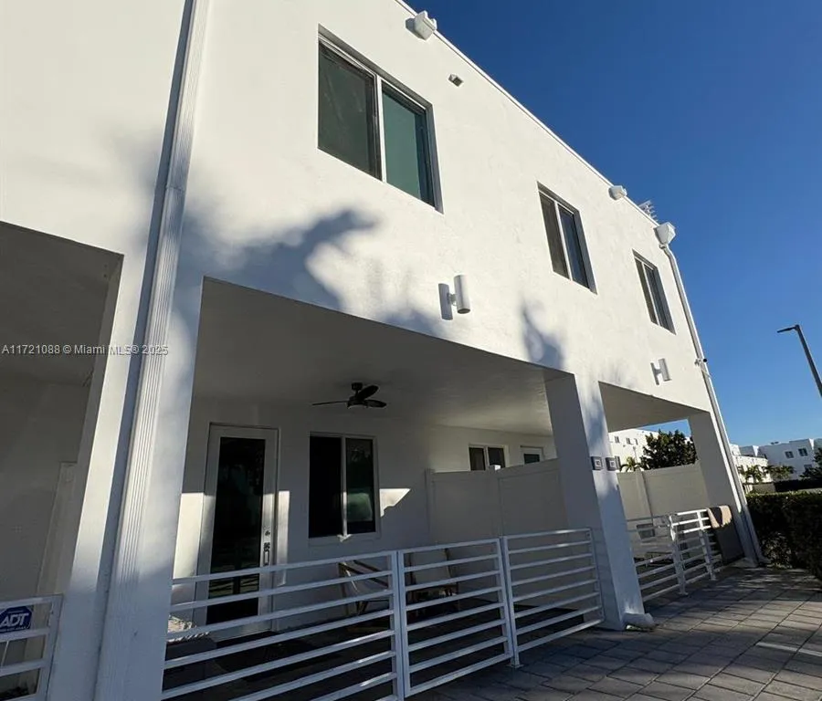 6450 NW 102nd Ct # 102, Doral FL 33178