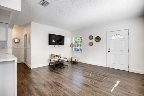 6375 SW 41st St # A, South Miami FL 33155
