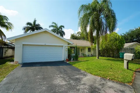 6 Fir Way, Cooper City FL 33026