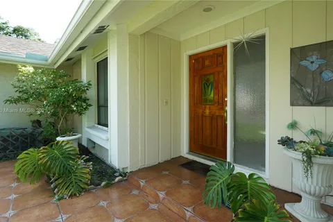 6 Fir Way, Cooper City FL 33026
