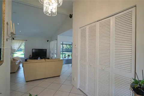 6 Fir Way, Cooper City FL 33026