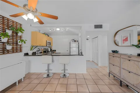 401 Ocean Dr # 302, Miami Beach FL 33139