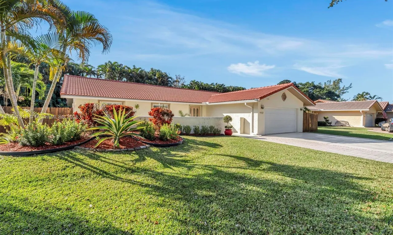 8832 E Escondido Way E, Boca Raton FL 33433