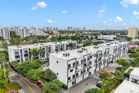 1044 NE 18th Ave # 201, Fort Lauderdale FL 33304