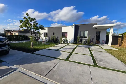 10925 SW 218th Ter, Miami FL 33170