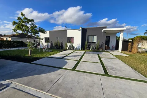 10925 SW 218th Ter, Miami FL 33170
