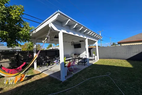 10925 SW 218th Ter, Miami FL 33170
