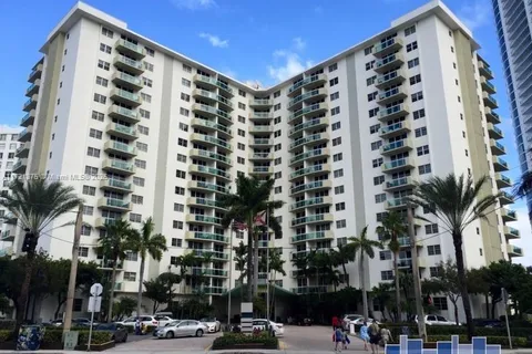 3001 S ocean drive # 733, Hollywood FL 33019