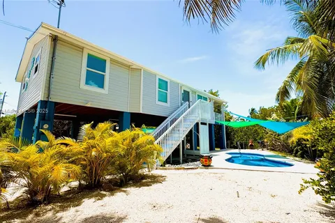 18 W Circle Dr, Key West FL 33040