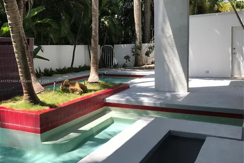 241 Harbor Dr, Key Biscayne FL 33149