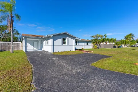 28124 SW 158th Pl, Homestead FL 33033