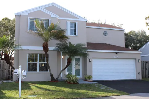 9969 SW 222nd Ter, Cutler Bay FL 33190