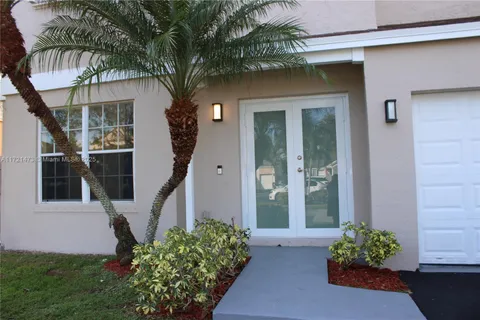 9969 SW 222nd Ter, Cutler Bay FL 33190