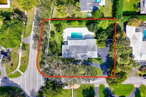 8195 SW 151st St, Palmetto Bay FL 33158