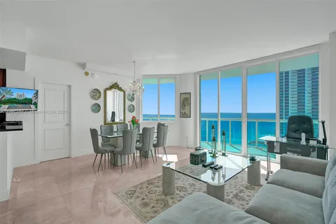 2711 S Ocean Dr # 2306, Hollywood FL 33019