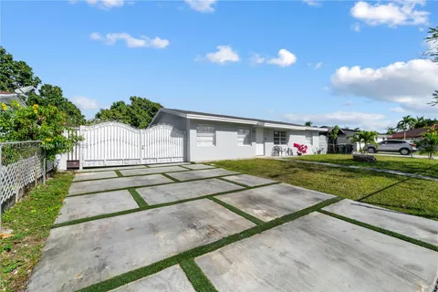 15251 SW 303rd St, Homestead FL 33033