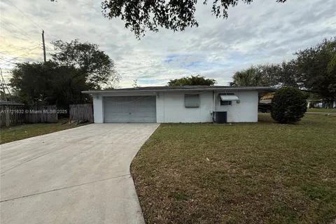 4800 NW 2nd Pl, Plantation FL 33317