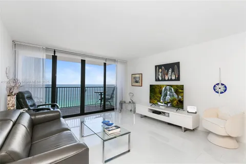 2201 S Ocean Dr # 1602, Hollywood FL 33019