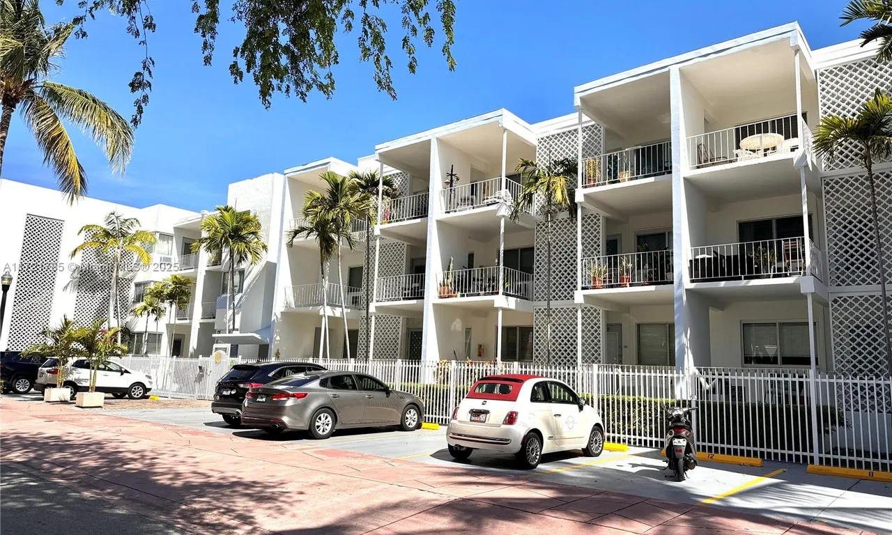 641 Espanola Way # 2, Miami Beach FL 33139