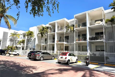 641 Espanola Way # 2, Miami Beach FL 33139