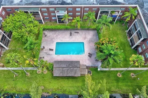 7000 Nova Dr # 204E, Davie FL 33317