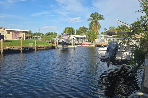 421 SW 18th St, Pompano Beach FL 33060