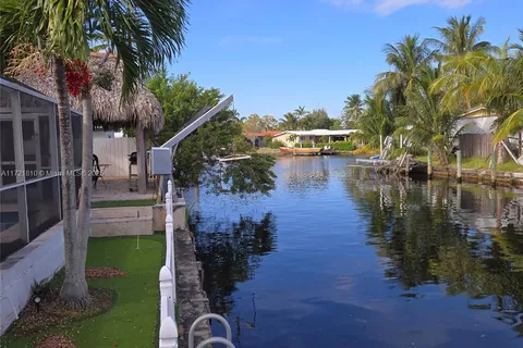 421 SW 18th St, Pompano Beach FL 33060