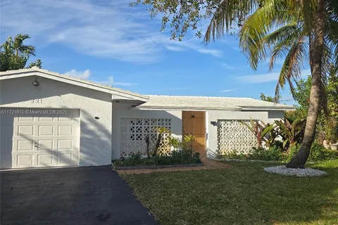 421 SW 18th St, Pompano Beach FL 33060