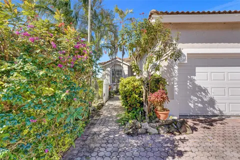 2351 E Aragon Blvd # 1, Sunrise FL 33313