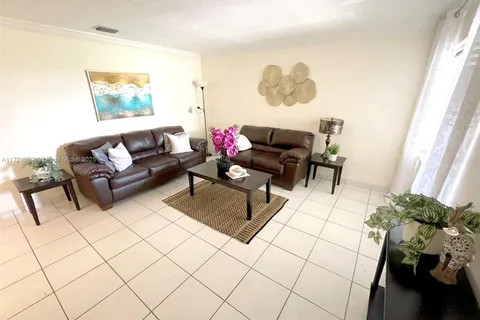 16790 NE 14th Ave # 304, Miami FL 33162