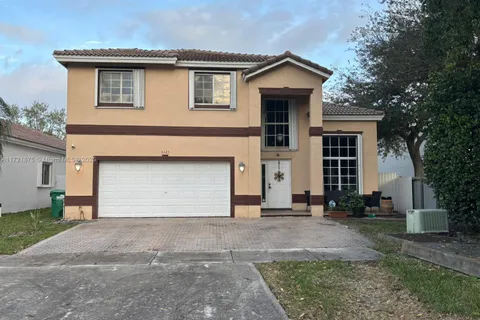 5323 NW 109th Ct, Doral FL 33178