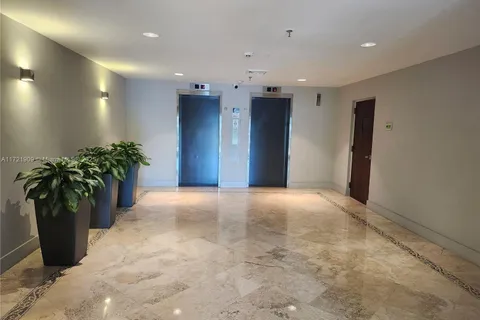 1610 Lenox Ave # 206, Miami Beach FL 33139